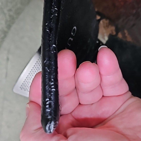 Guess Sunglasses Case - NWOT - Picture 5 of 6